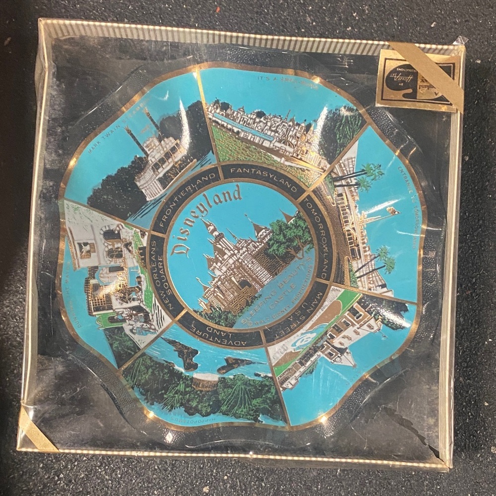 Vintage 70s Disneyland Souvenir Plate